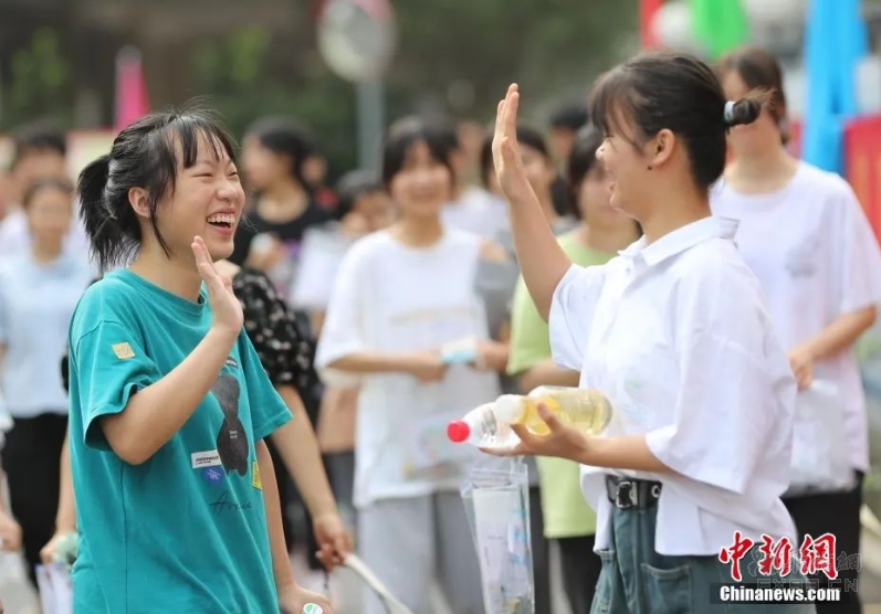 高盛发现ChatGPT月访问量断崖式下跌，这意味着什么？